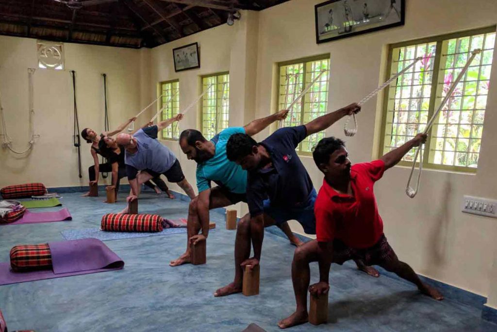 Yoga class in iyengar yoga kuzhuppilly paravoor kochi kerala